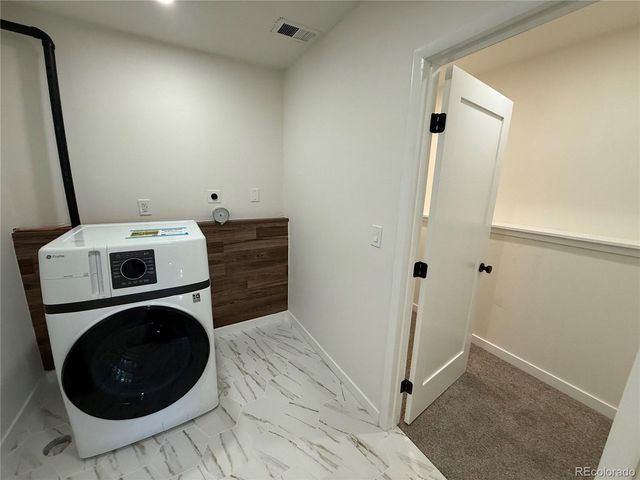 1820 Lyonesse St, Lafayette, CO 80026