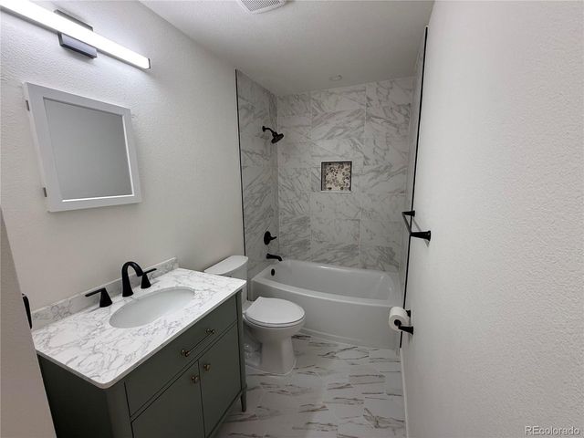 1820 Lyonesse St, Lafayette, CO 80026