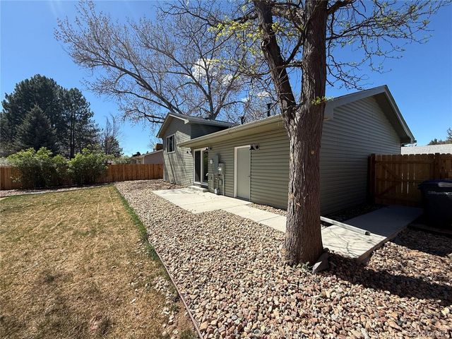 1820 Lyonesse St, Lafayette, CO 80026