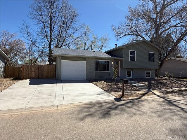 1820 Lyonesse St, Lafayette, CO 80026
