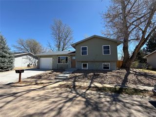 1820 Lyonesse St, Lafayette, CO 80026