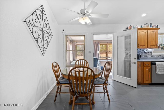 232 Grassland Rd, Crossville, TN 38572