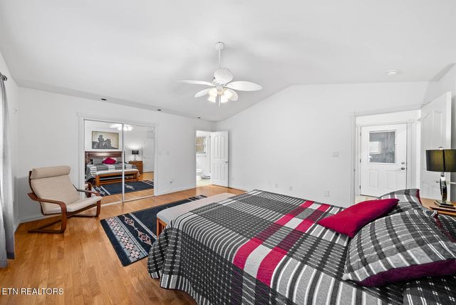 232 Grassland Rd, Crossville, TN 38572