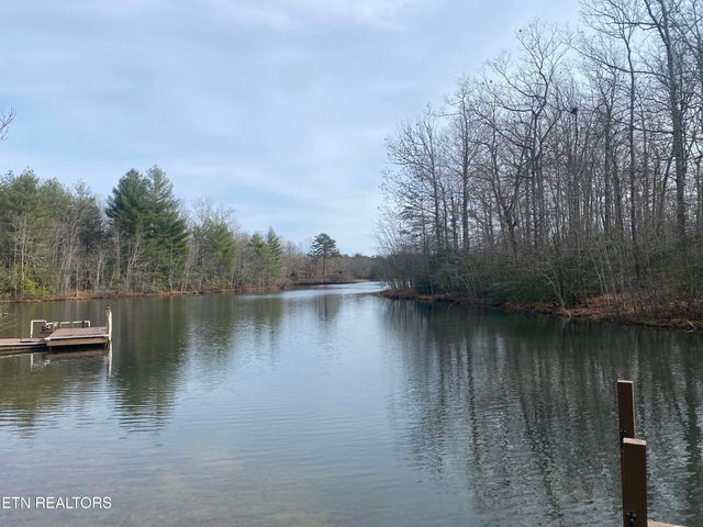 232 Grassland Rd, Crossville, TN 38572