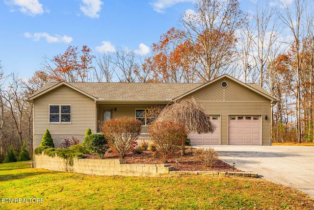 232 Grassland Rd, Crossville, TN 38572