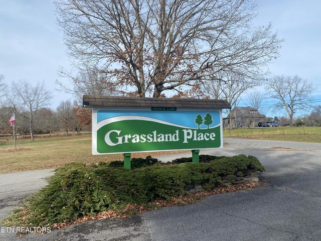 232 Grassland Rd, Crossville, TN 38572