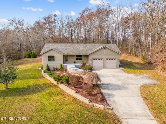 232 Grassland Rd, Crossville, TN 38572
