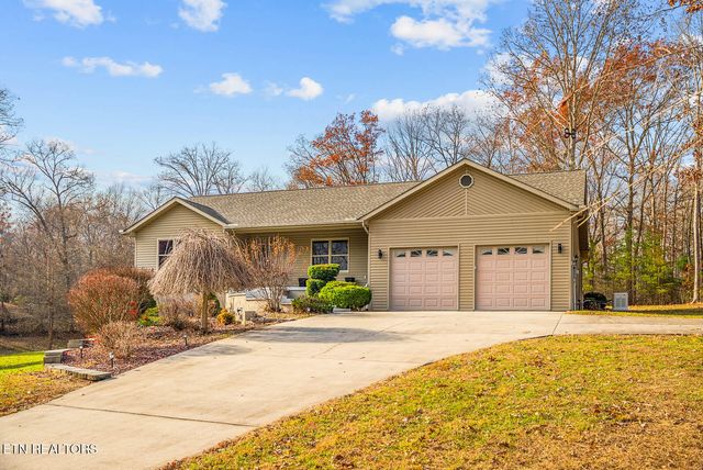 232 Grassland Rd, Crossville, TN 38572