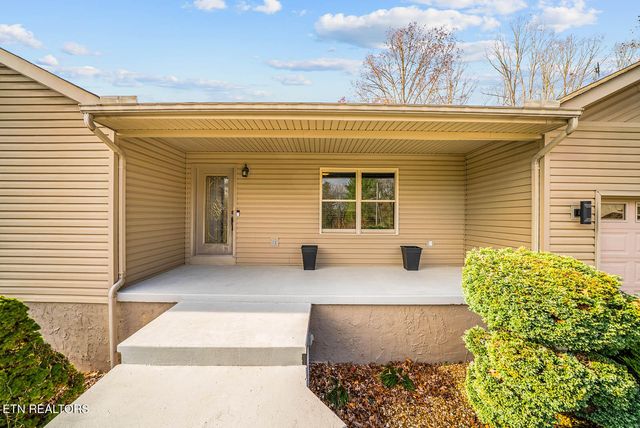 232 Grassland Rd, Crossville, TN 38572