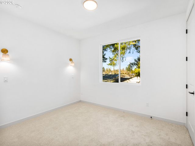 7468 Se Tolman St, Portland, OR 97206