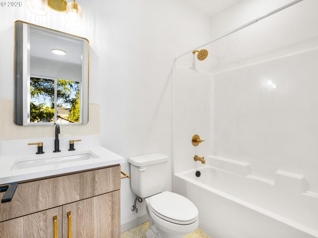 7468 Se Tolman St, Portland, OR 97206