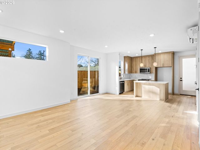 7468 Se Tolman St, Portland, OR 97206