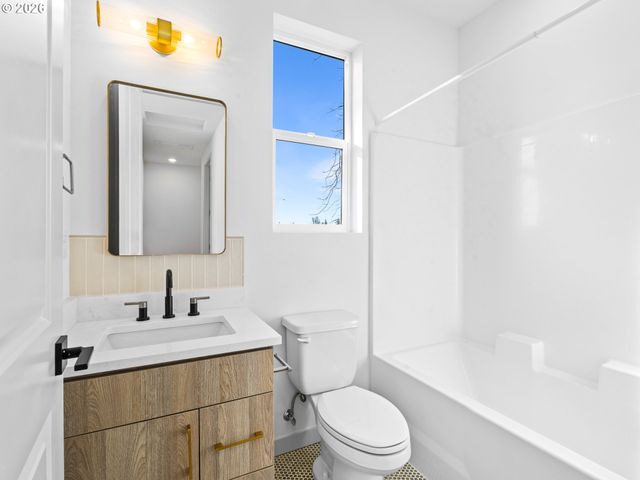 7468 Se Tolman St, Portland, OR 97206