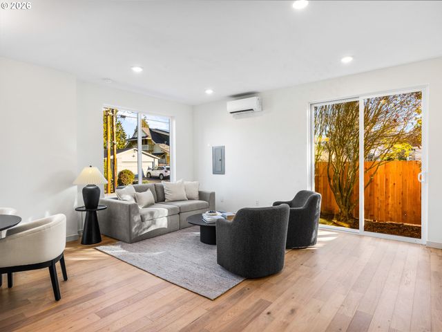 7468 Se Tolman St, Portland, OR 97206