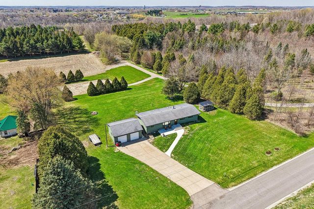N6297 Christberg ROAD, Johnson Creek, WI 53038