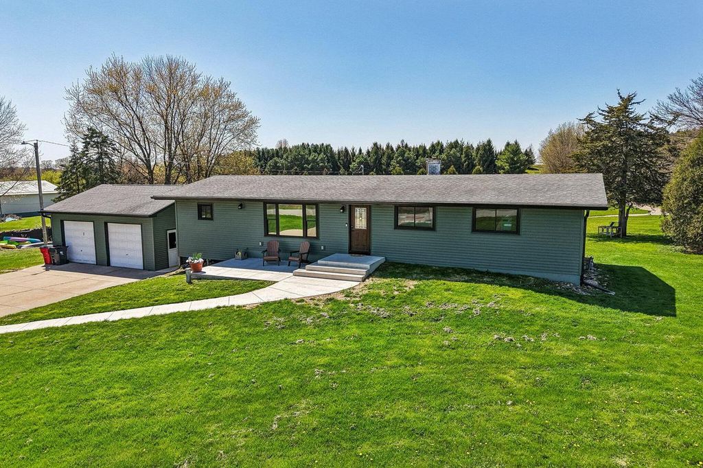 N6297 Christberg ROAD, Johnson Creek, WI 53038