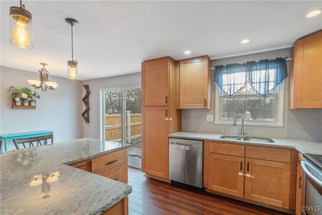 142 Dorando, Salina, NY 13090