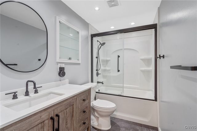 142 Dorando, Salina, NY 13090