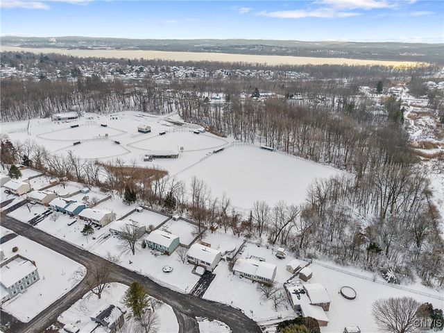 142 Dorando, Salina, NY 13090