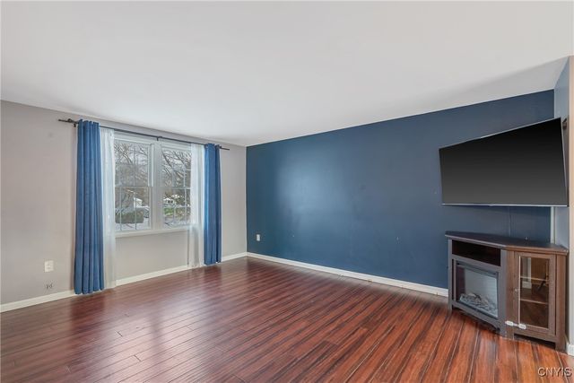 142 Dorando, Salina, NY 13090