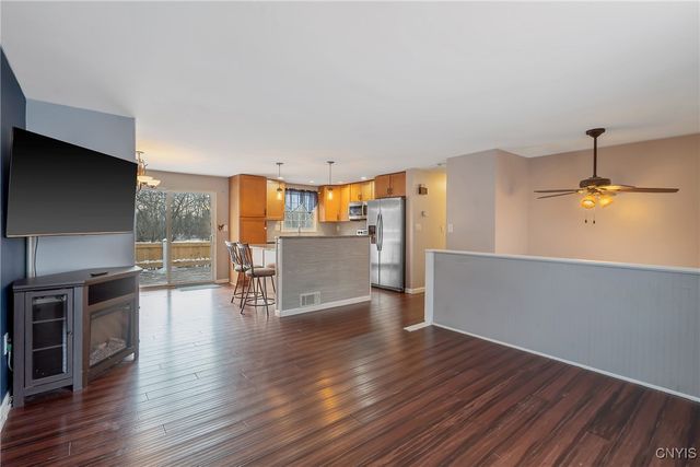 142 Dorando, Salina, NY 13090