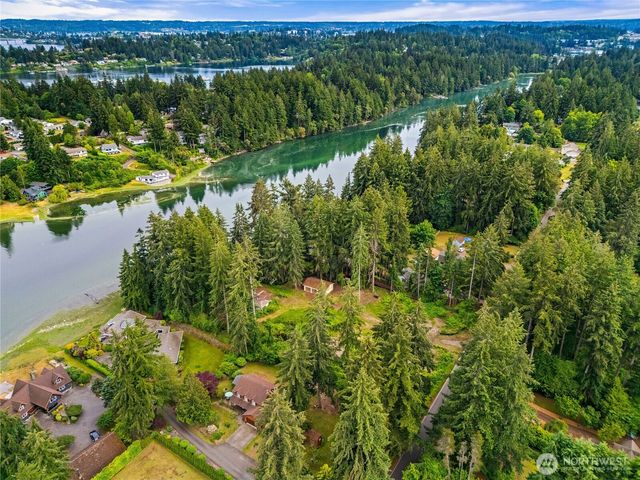 2774 Marine Drive, Bremerton, WA 98312