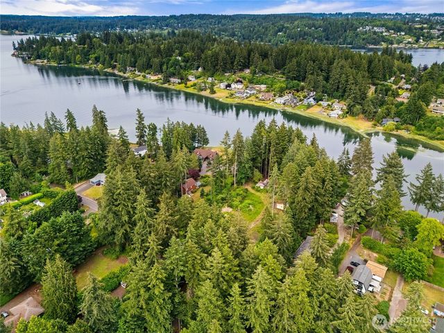 2774 Marine Drive, Bremerton, WA 98312