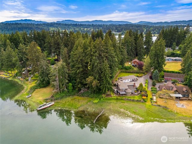2774 Marine Drive, Bremerton, WA 98312