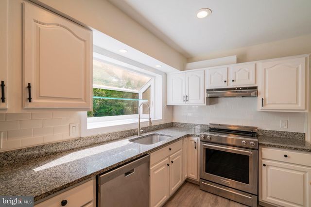 9300 ALLWOOD CT, Alexandria, VA 22309