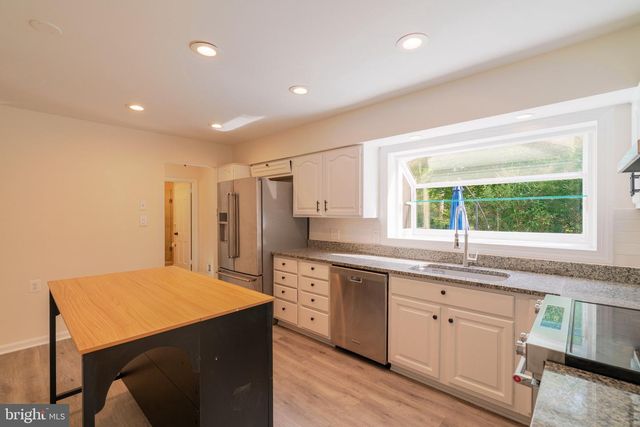 9300 ALLWOOD CT, Alexandria, VA 22309