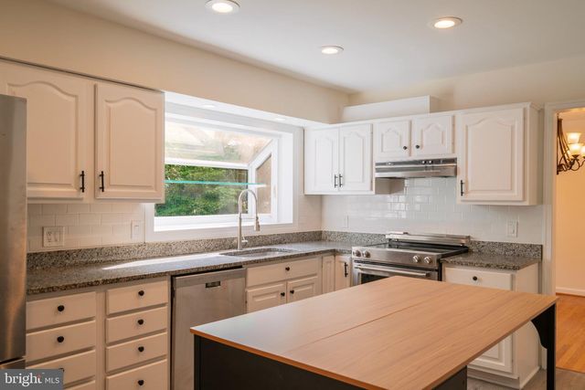 9300 ALLWOOD CT, Alexandria, VA 22309