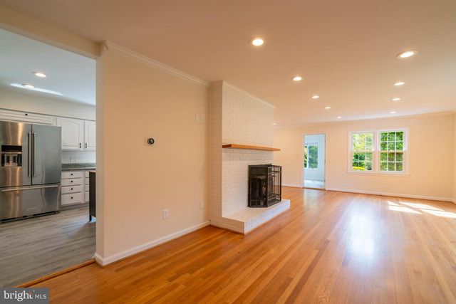 9300 ALLWOOD CT, Alexandria, VA 22309