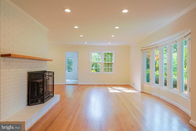9300 ALLWOOD CT, Alexandria, VA 22309