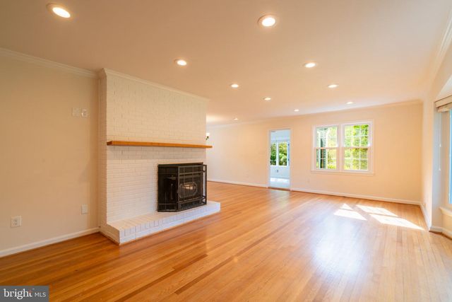 9300 ALLWOOD CT, Alexandria, VA 22309