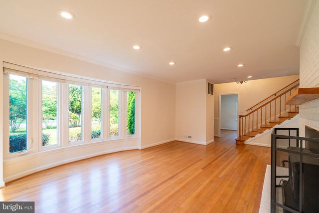9300 ALLWOOD CT, Alexandria, VA 22309