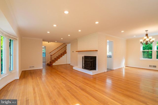 9300 ALLWOOD CT, Alexandria, VA 22309