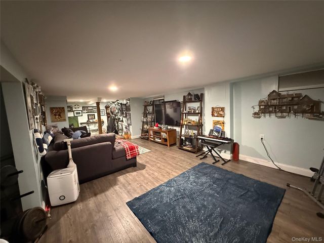 17 Grove Street, Sayville, NY 11782