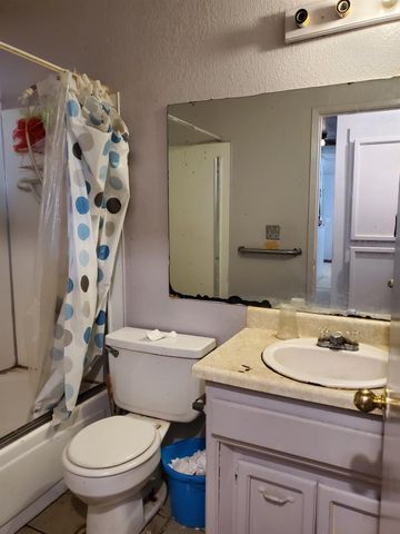 4232 77th St, Sacramento, CA 95820