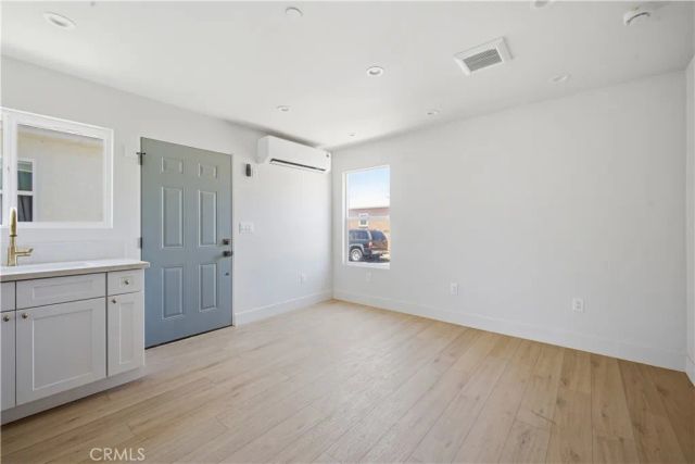 2032 88th Street, Los Angeles, CA 90047