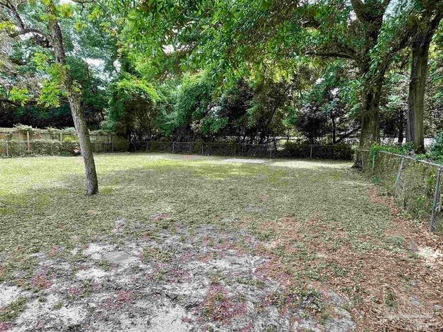 6975 Woodley Dr, Pensacola, FL 32503