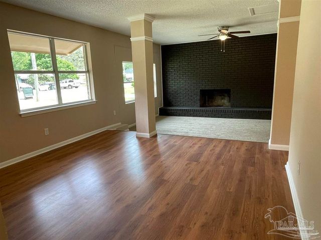 6975 Woodley Dr, Pensacola, FL 32503