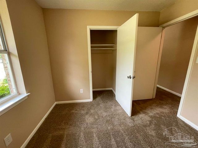 6975 Woodley Dr, Pensacola, FL 32503