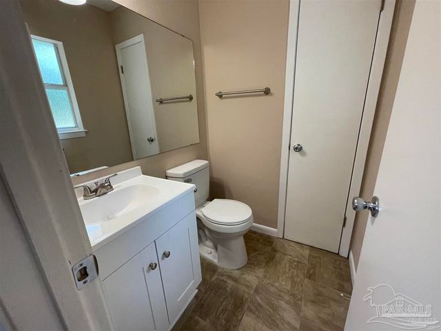 6975 Woodley Dr, Pensacola, FL 32503