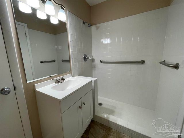 6975 Woodley Dr, Pensacola, FL 32503