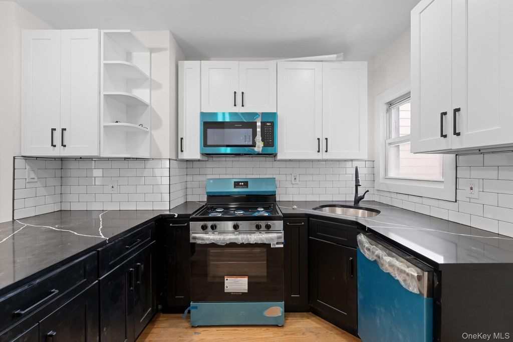 10743 128th Street, Richmond Hill, NY 11419 — photo 4