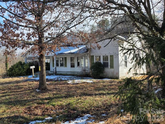 522 1st Avenue W, Hendersonville, NC 28739