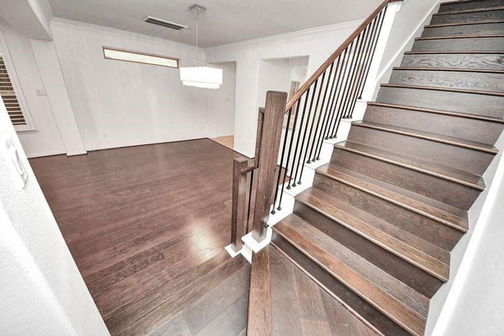 Image 14 of property listing at 4222 Drake Street, Houston, TX 77005