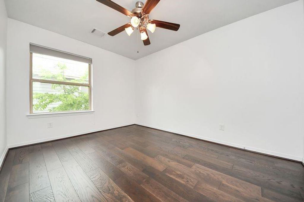 Image 23 of property listing at 4222 Drake Street, Houston, TX 77005