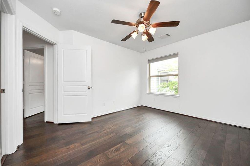 Image 24 of property listing at 4222 Drake Street, Houston, TX 77005