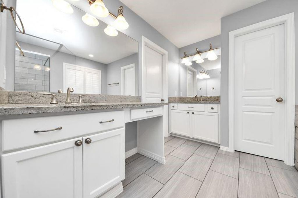 Image 25 of property listing at 4222 Drake Street, Houston, TX 77005